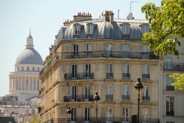 Paris 'te apartman inşaatı