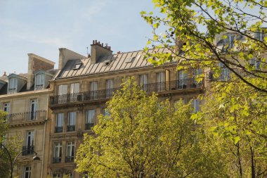 Paris şehir merkezindeki apartman blokları