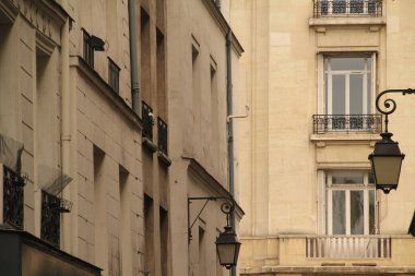 Paris şehir merkezindeki apartman blokları