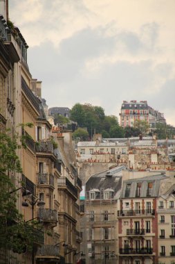 Paris şehir merkezindeki apartman blokları