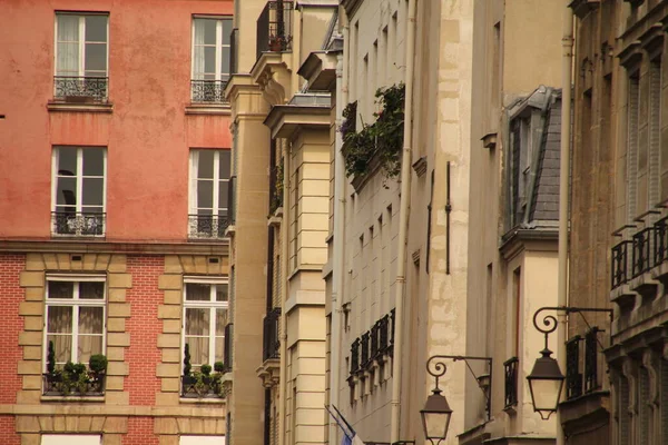 Blok Apartamentów Centrum Paryża — Zdjęcie stockowe