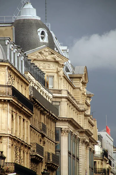 Apartmentblock Der Innenstadt Von Paris — Stockfoto