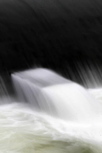 溶融中にビルバオの川 — ストック写真