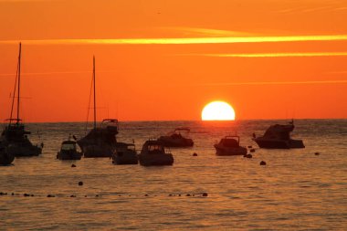 San Sebastian Körfezi Alacakaranlıkta