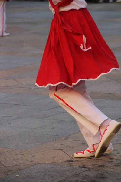 Halk Festivalinde Geleneksel Bas Dansı — Stok fotoğraf