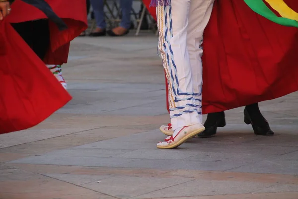 Bir Sokak Festivalinde Bask Halk Dansı — Stok fotoğraf