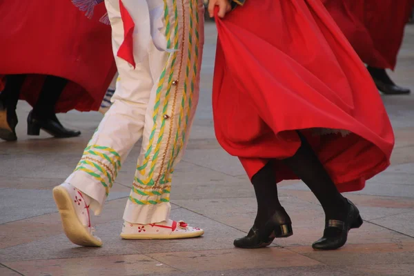 Bir Sokak Festivalinde Bask Halk Dansı — Stok fotoğraf