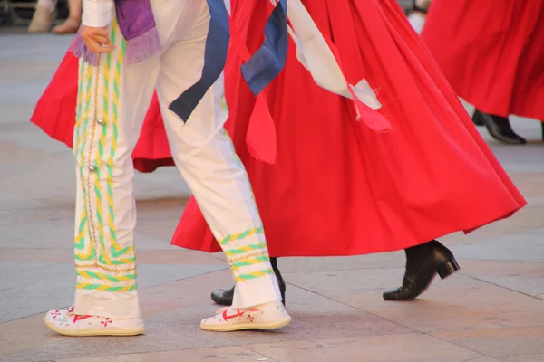 Bir Sokak Festivalinde Bask Halk Dansı — Stok fotoğraf