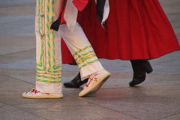 Bir Sokak Festivalinde Bask Halk Dansı — Stok fotoğraf