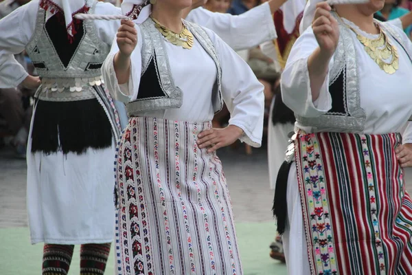 Serbischer Volkstanz Auf Einem Straßenfest — Stockfoto