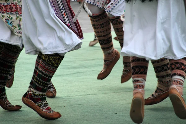 Serbischer Volkstanz Auf Einem Straßenfest — Stockfoto