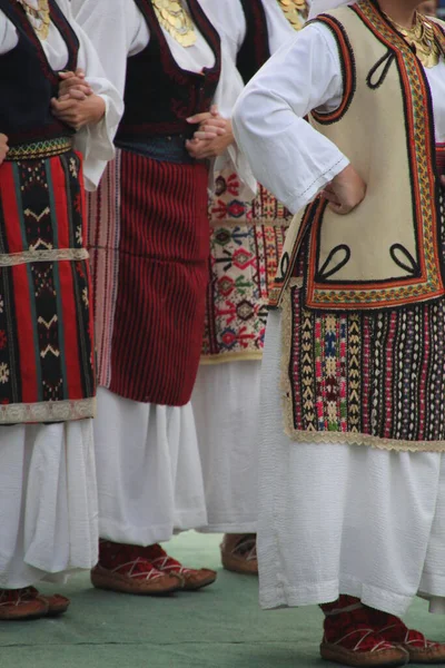 Serbischer Volkstanz Auf Einem Straßenfest — Stockfoto