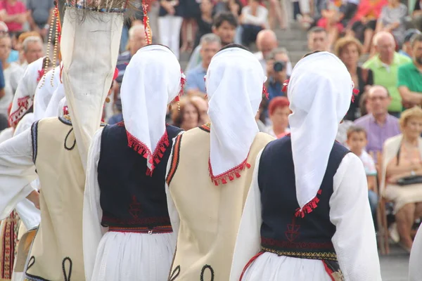 Serbischer Volkstanz Auf Einem Straßenfest — Stockfoto