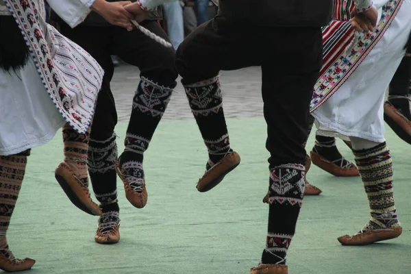 Serbischer Volkstanz Auf Einem Straßenfest — Stockfoto