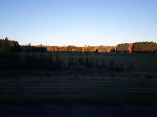 スウェーデンの高速道路を運転する — ストック写真