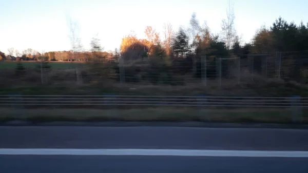 在瑞典的高速公路上开车 — 图库照片