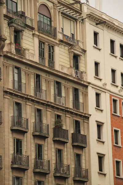 Barselona şehir merkezinde şehir manzarası