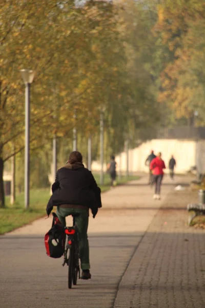 Biking Urban Environment — Stock Photo, Image