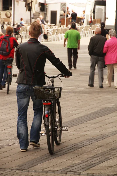 Radfahren Einer Städtischen Umgebung — Stockfoto