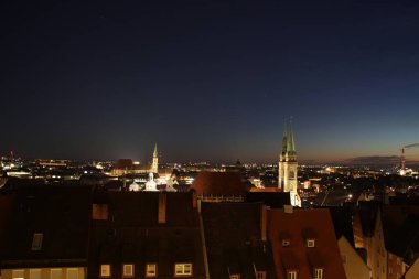Nuremberg şehrinin gece manzarası