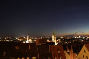 Nuremberg şehrinin gece manzarası