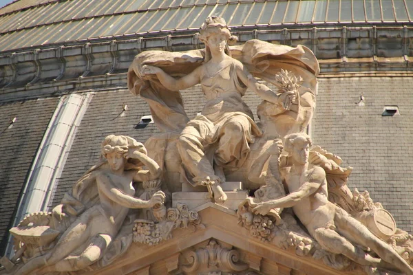 Künstlerische Statue Der Innenstadt Von Paris — Stockfoto