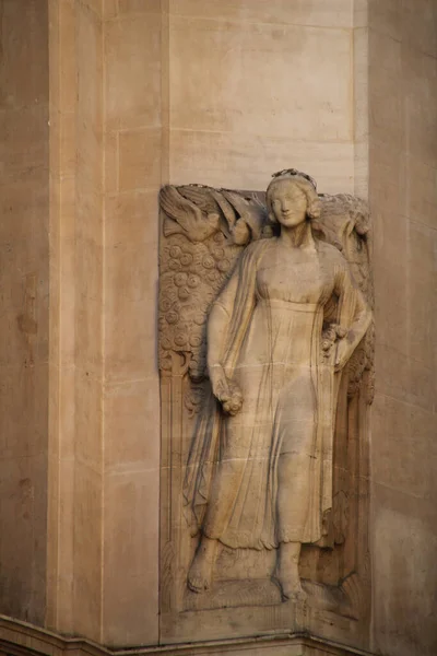 Konstnärlig Staty Centrala Paris — Stockfoto