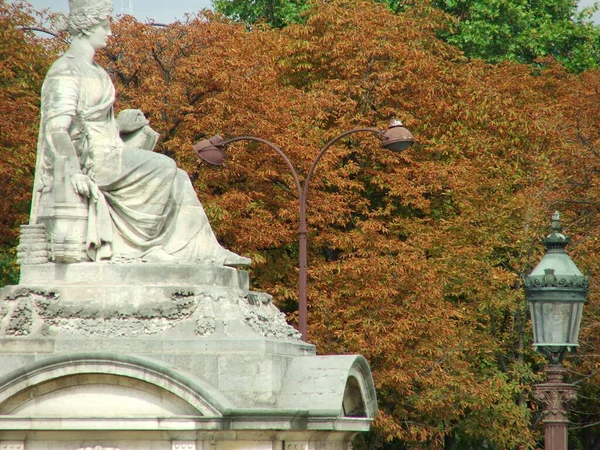 Artistic Statue Downtown Paris — Stock Photo, Image