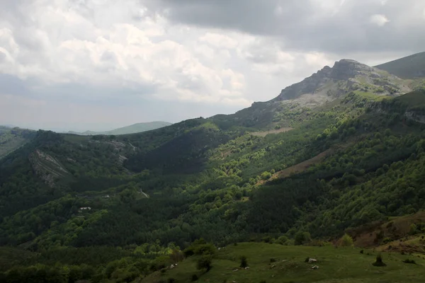 Senderismo Las Montañas Del País Vasco — Foto de Stock