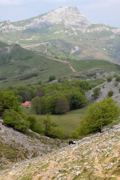 Πεζοπορία Στα Βουνά Της Χώρας Των Βάσκων — Φωτογραφία Αρχείου