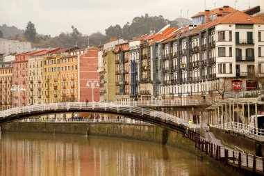 Bilbao mahallesinde bir bina.