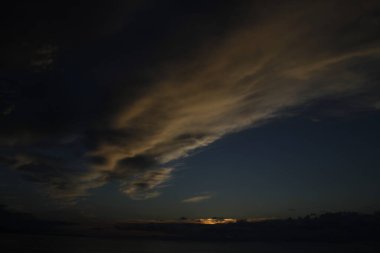 Bir yaz akşamında akşam