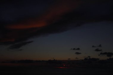 Bir yaz akşamında akşam