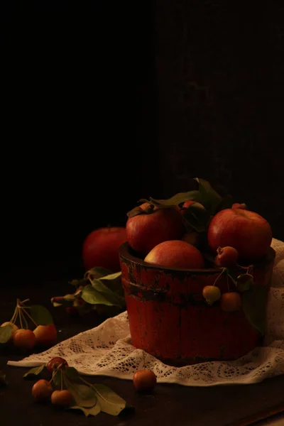 Manzanas Rojas Una Mesa — Foto de Stock