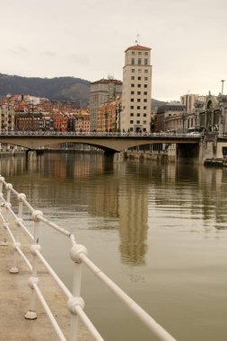 Bilbao şehir merkezinde bina