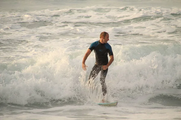 Surfear Día Invierno — Foto de Stock