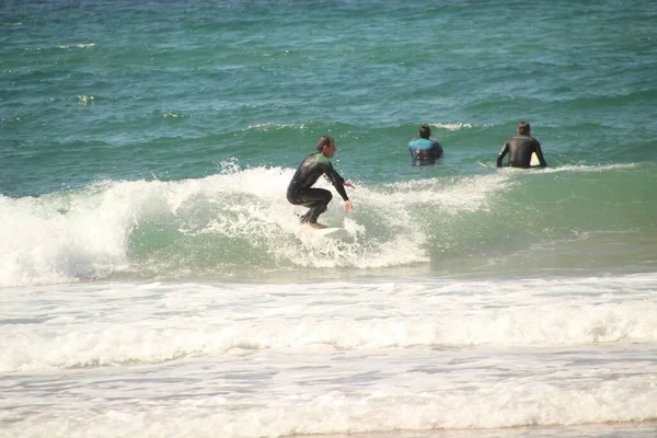 Surfear Día Invierno —  Fotos de Stock