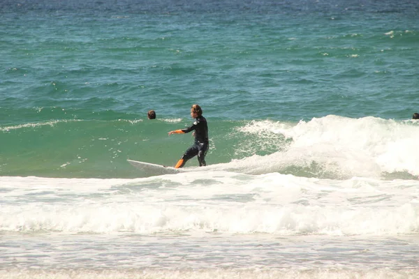 Surfear Día Invierno —  Fotos de Stock