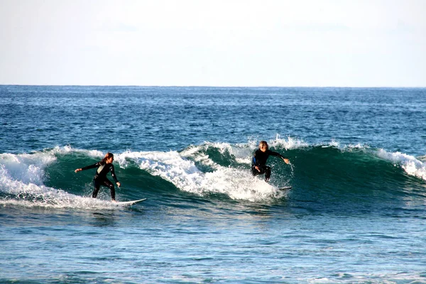 Surfer Dans Une Journée Hiver — Photo