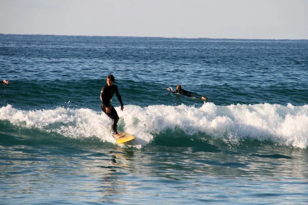 Surf Sulle Rive Dei Paesi Baschi — Foto Stock