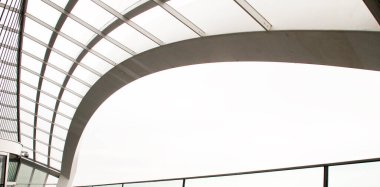 Londra şehir merkezinde bir bina.