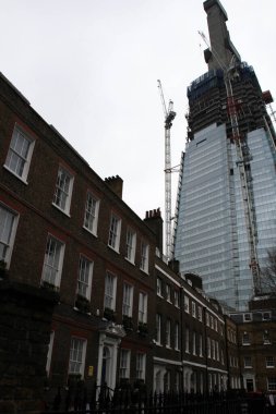 Londra şehir merkezinde bir bina.