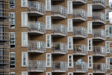 Londra şehir merkezinde bir bina.