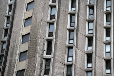 Londra şehir merkezinde bir bina.