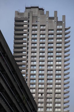 Londra şehir merkezinde bir bina.