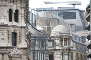 Londra şehir merkezinde bir bina.