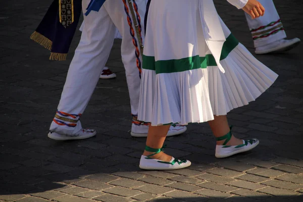 Tarian Tradisional Basque Dalam Festival Rakyat — Stok Foto