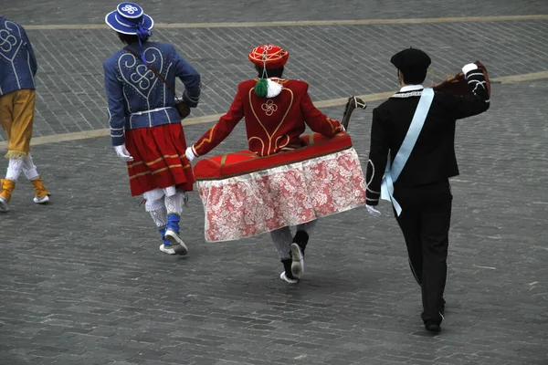 Traditional Basque Dance Street Festival — Stock Photo, Image