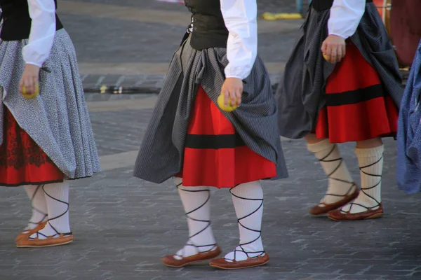 Geleneksel Bask Dansı Sokak Festivalinde — Stok fotoğraf