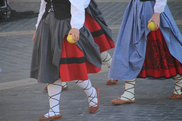 Παραδοσιακός Χορός Basque Ένα Λαϊκό Φεστιβάλ — Φωτογραφία Αρχείου